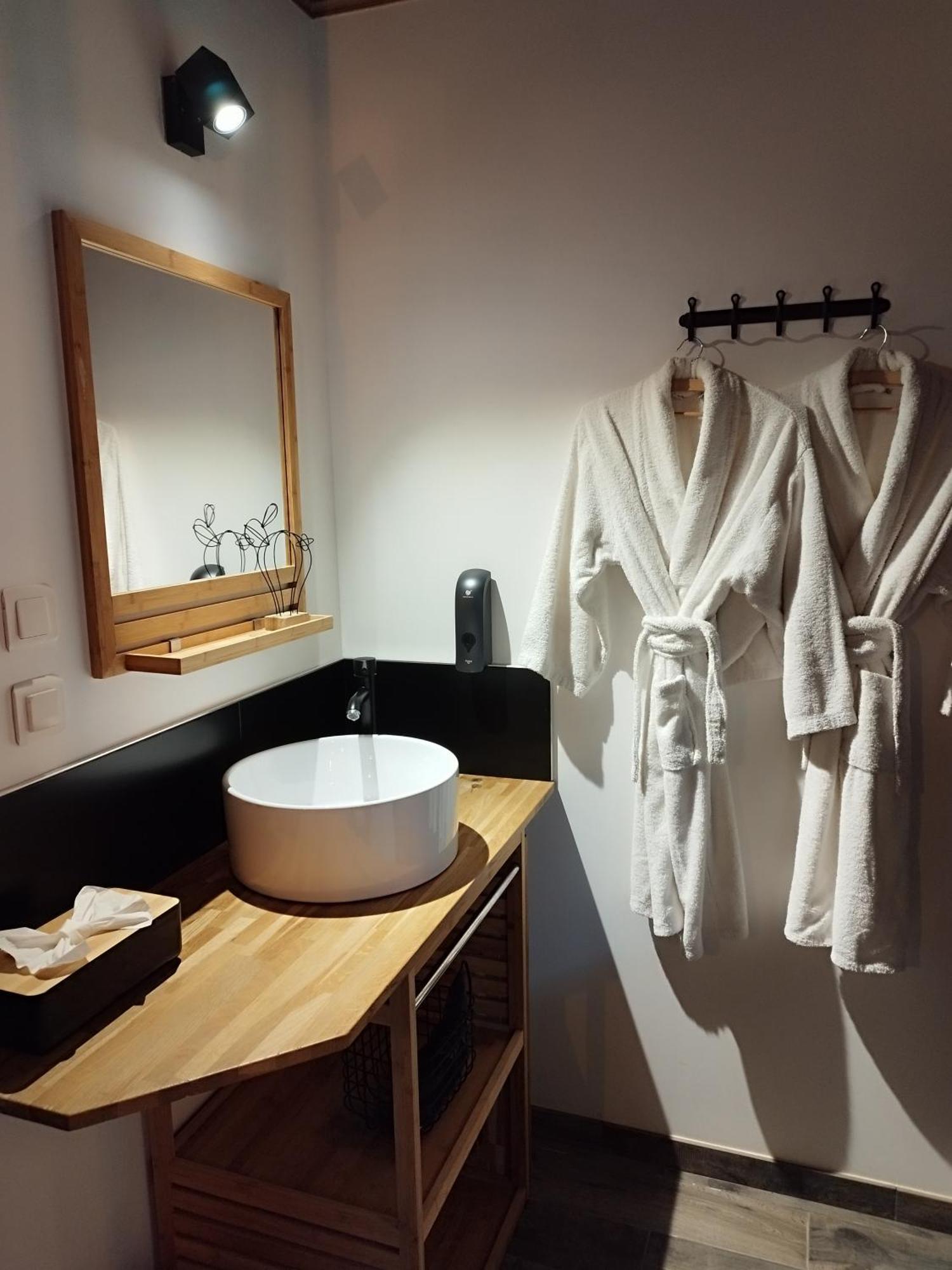 Autrement Spa Avelin Luaran gambar